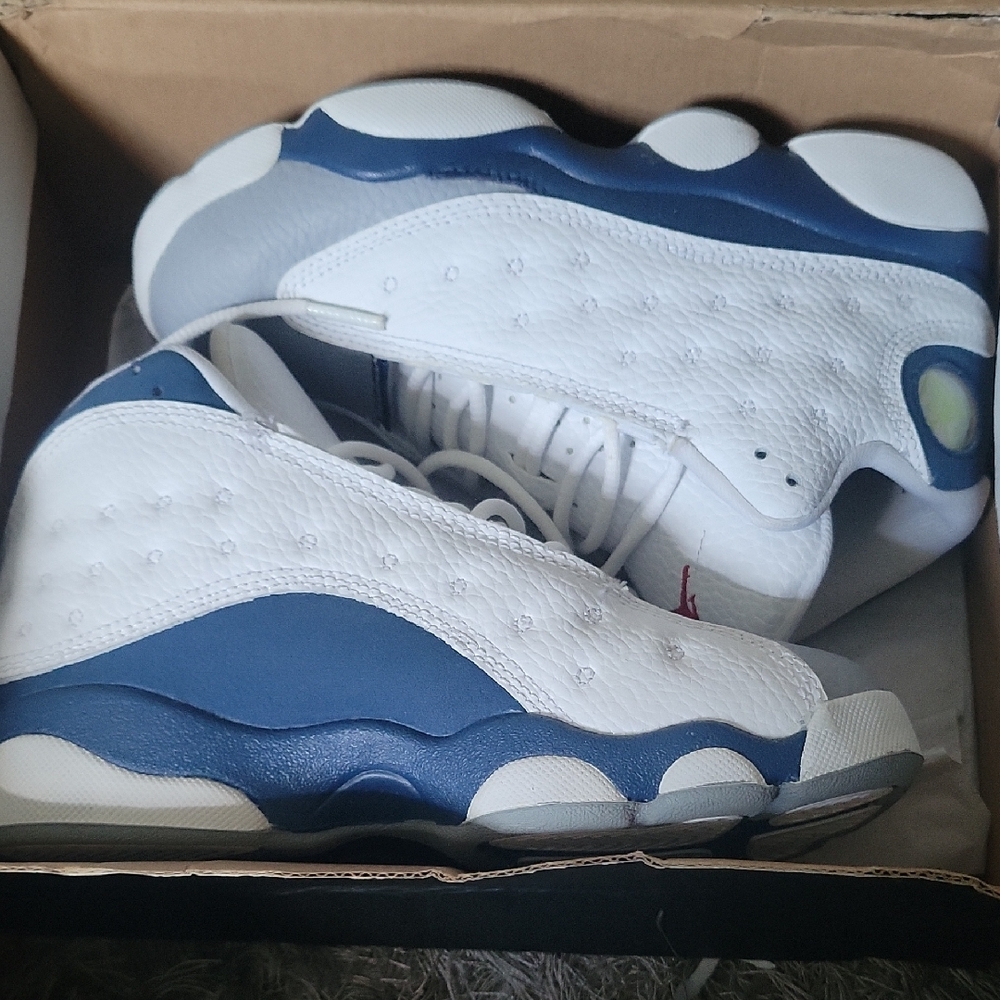 Jordan Kids Sneakers in White and Navy
